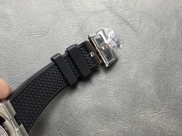 Vacheron Constantin Overseas 5500V