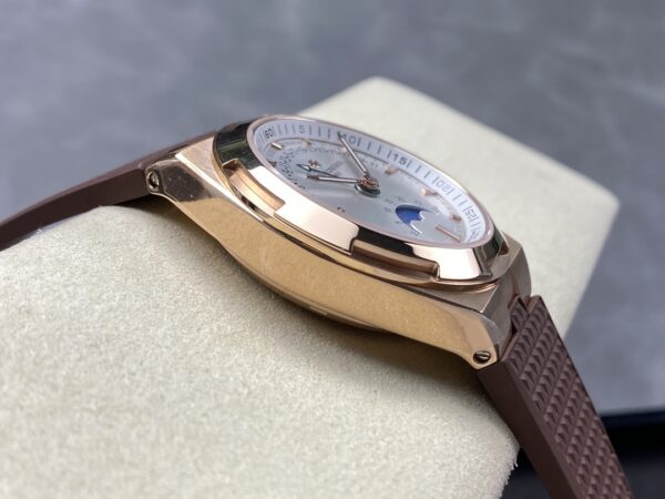 Patek Philippe Overseas 4000V/210A