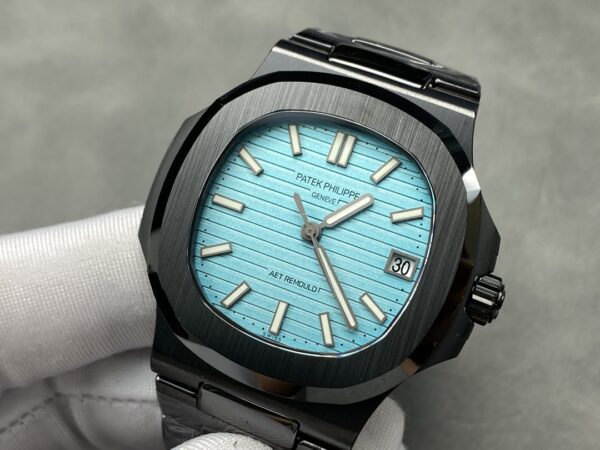 Patek Philippe Nautilus (NAUTILUS) White