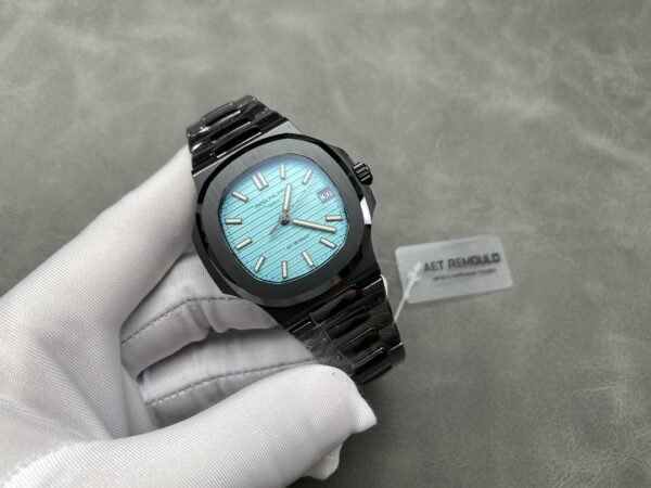 Patek Philippe Nautilus (NAUTILUS) White