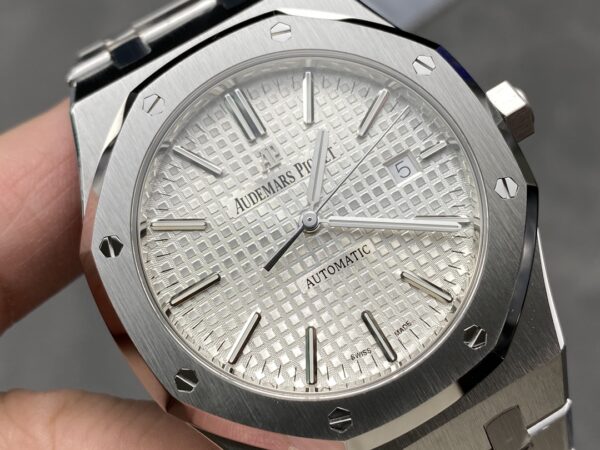 Audemars Piguet Royal Oak 15400 White
