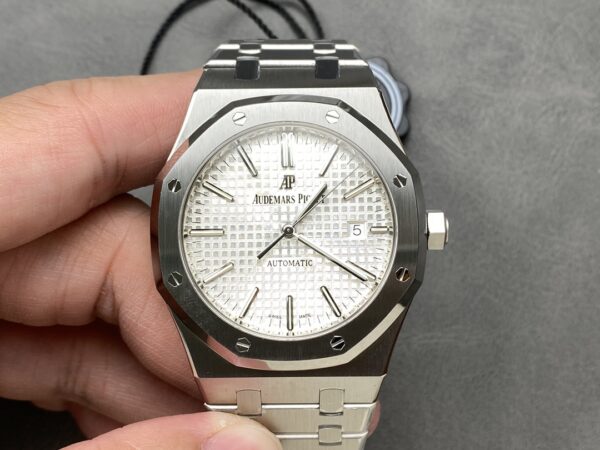 Audemars Piguet Royal Oak 15400 White