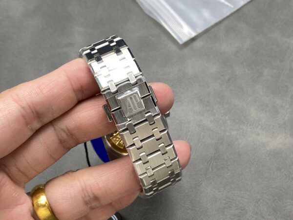 Audemars Piguet Royal Oak 15400 White