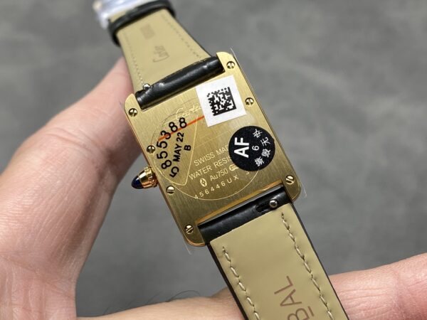 a1734681583790_4757-1.jpg Cartier Tank (TANK)