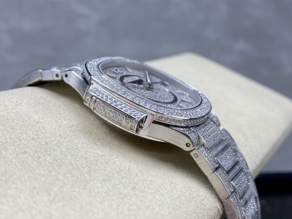 Patek Philippe Nautilus 7118 White