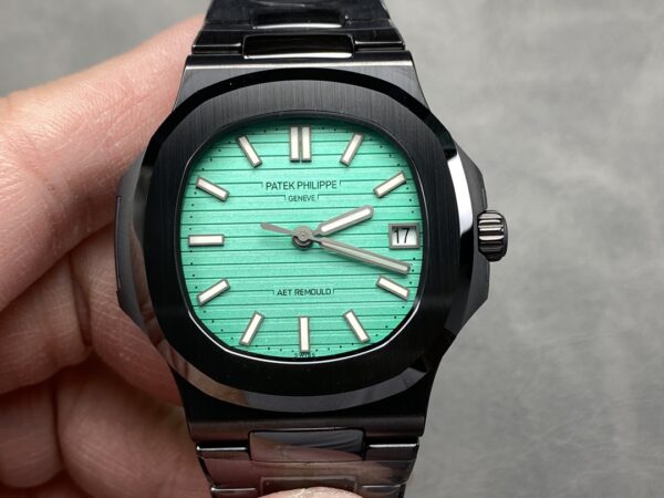 Patek Philippe Nautilus White