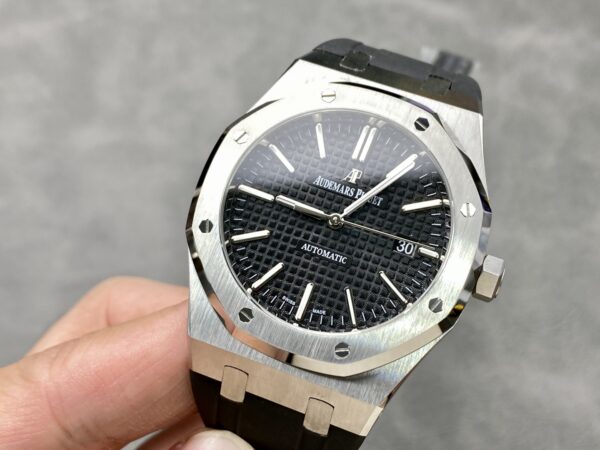 Audemars Piguet Royal Oak 15400 Blue