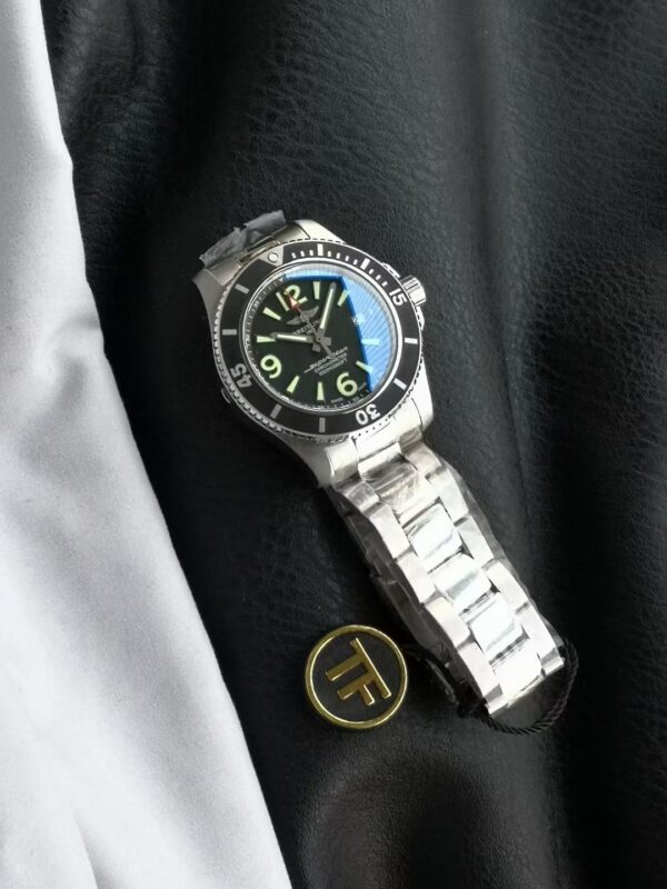 Breitling Superocean (SUPEROCEAN) Blue