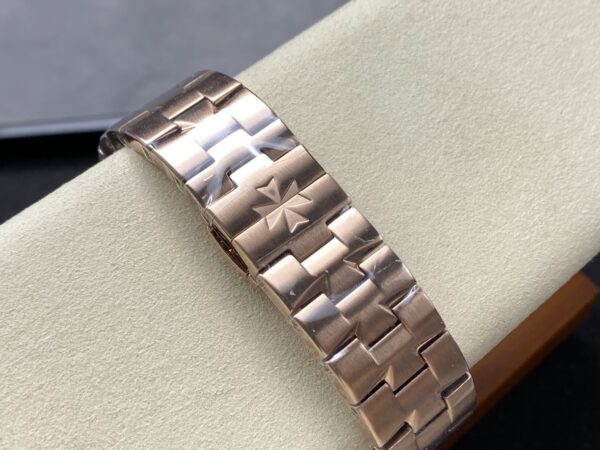 Vacheron Constantin Overseas 7900V