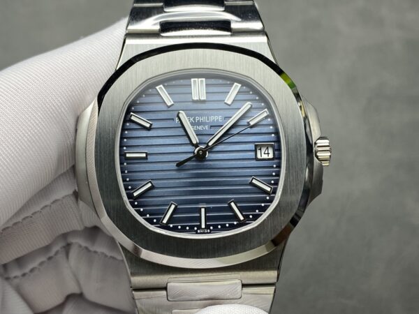 Patek Philippe Nautilus 5811G