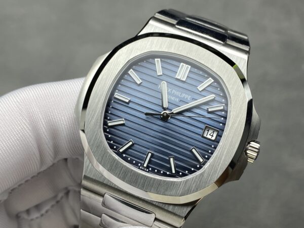 Patek Philippe Nautilus 5811G