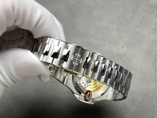 Patek Philippe Nautilus 5811G