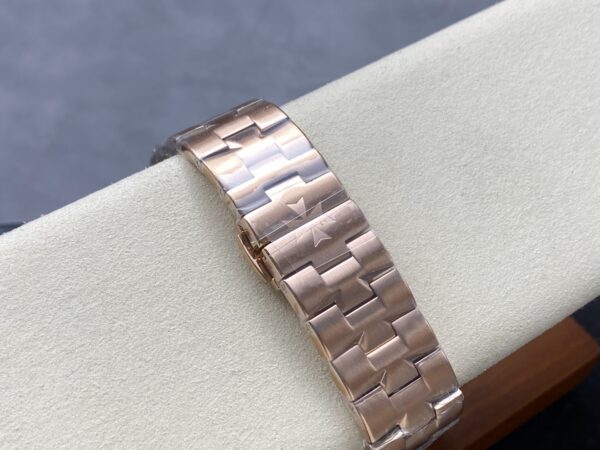 Patek Philippe Overseas 4300V/120R Blue