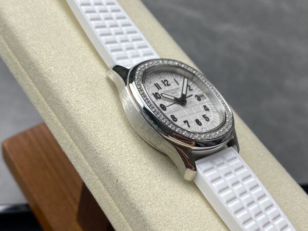 Patek Philippe Aquanaut (AQUANAUT) Blue