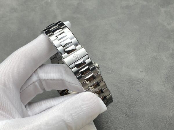 Patek Philippe Nautilus 5711 Blue