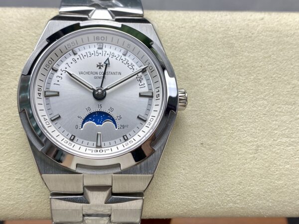 Patek Philippe Overseas 4000V/210A
