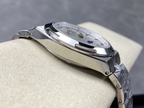 Patek Philippe Overseas 4000V/210A