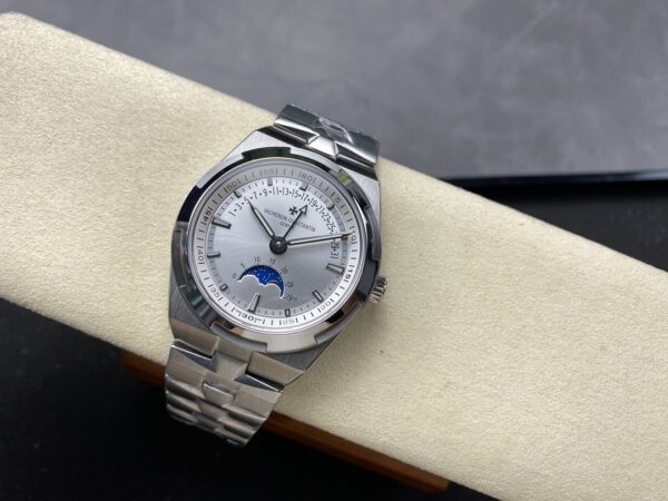 Patek Philippe Overseas 4000V/210A