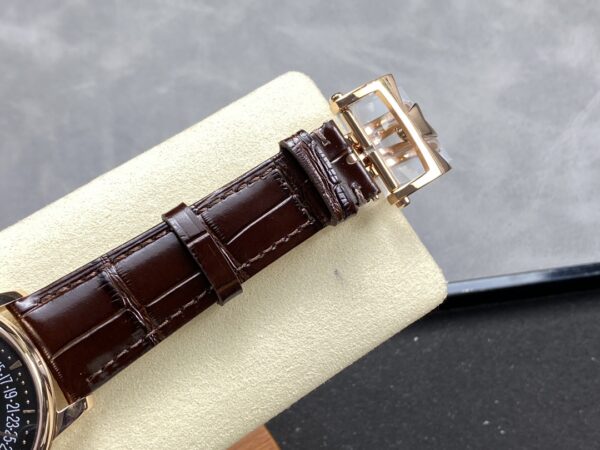 Patek Philippe Overseas 4000V/210A