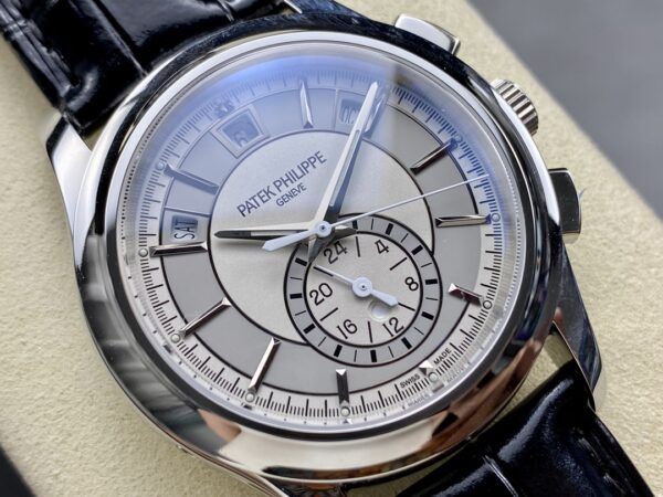 Patek Philippe Nautilus 5905R-010