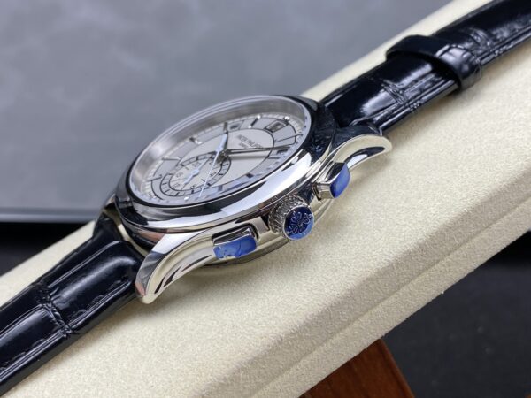 Patek Philippe Nautilus 5905R-010