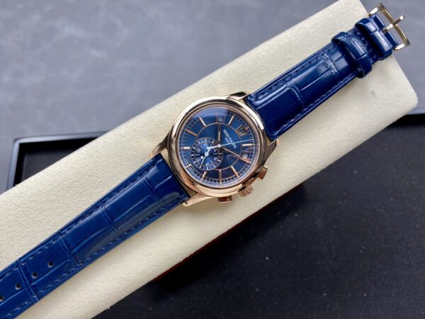Patek Philippe Nautilus 5905R-010