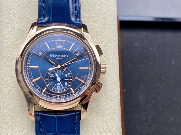 Patek Philippe Nautilus 5905R-010