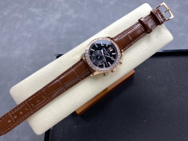 Patek Philippe Nautilus 5905R-010