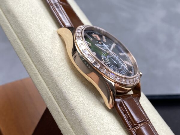 Patek Philippe Nautilus 5905R-010