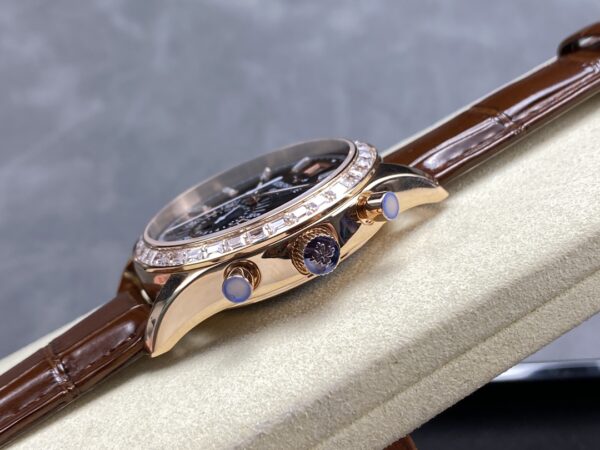 Patek Philippe Nautilus 5905R-010