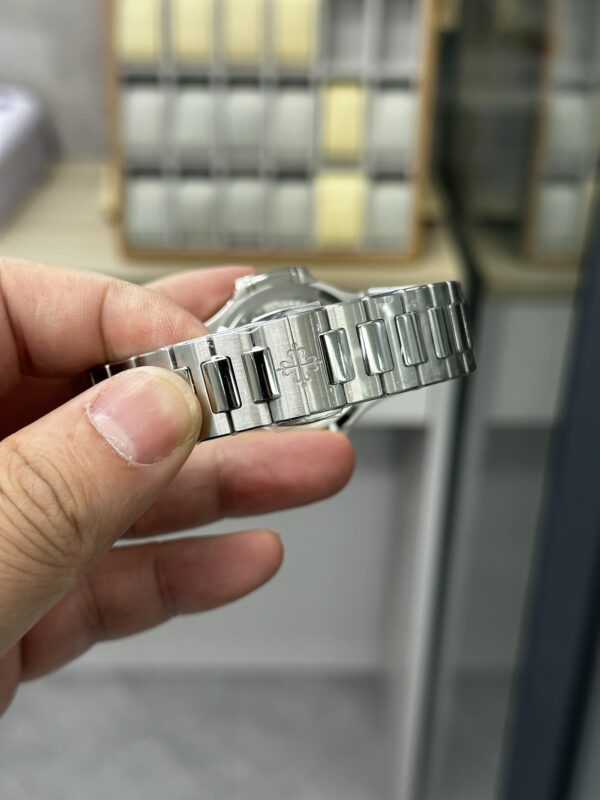 Patek Philippe Nautilus 7118 White