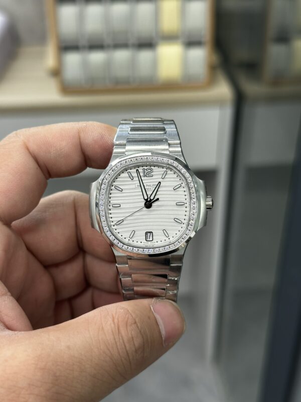 Patek Philippe Nautilus 7118 White