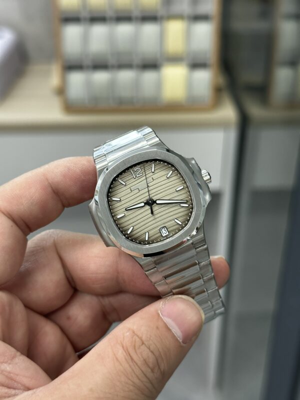 Patek Philippe Nautilus 7118 Gray
