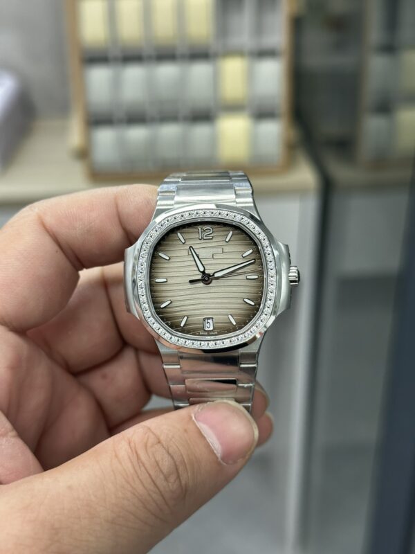 Patek Philippe Nautilus 7118 Gray