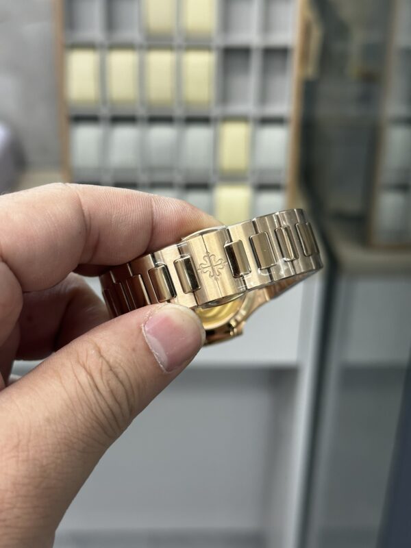 Patek Philippe Nautilus 7118 White
