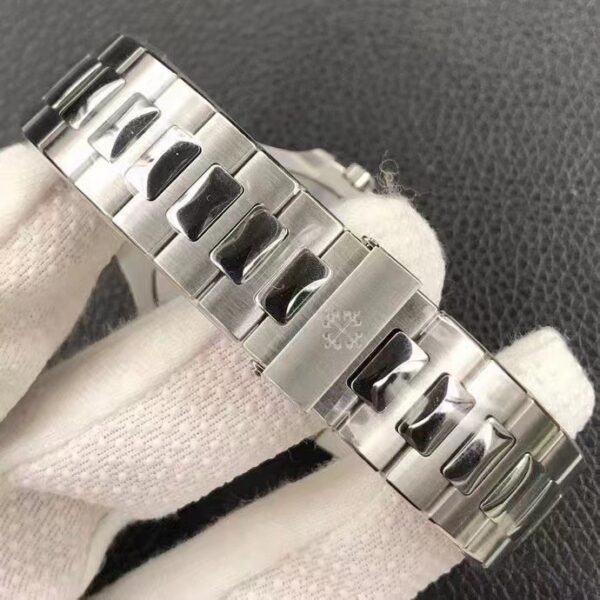 Patek Philippe Nautilus 5711 White