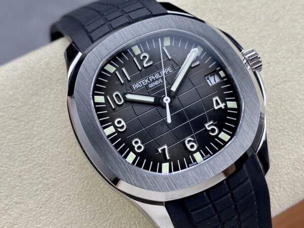 Patek Philippe Aquanaut 5167 Red