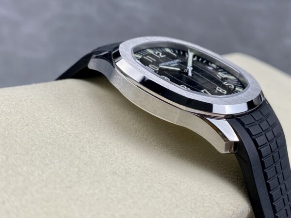 Patek Philippe Aquanaut 5167 Red