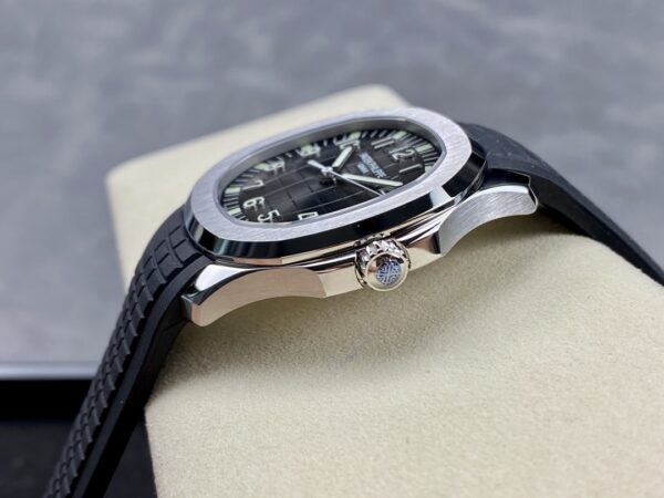 Patek Philippe Aquanaut 5167 Red