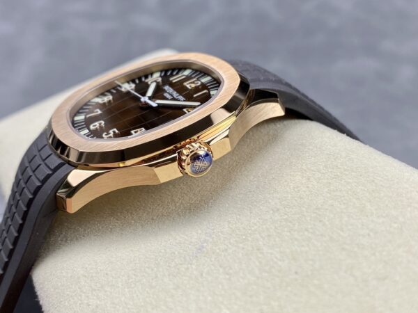 Patek Philippe Aquanaut 5167 Red