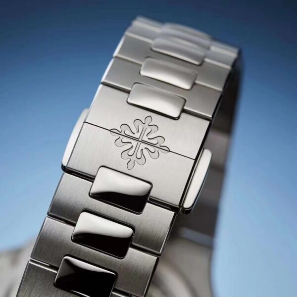 Patek Philippe Nautilus 5811G