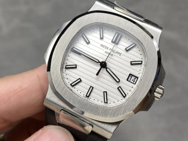 Patek Philippe Nautilus 5711 Silver