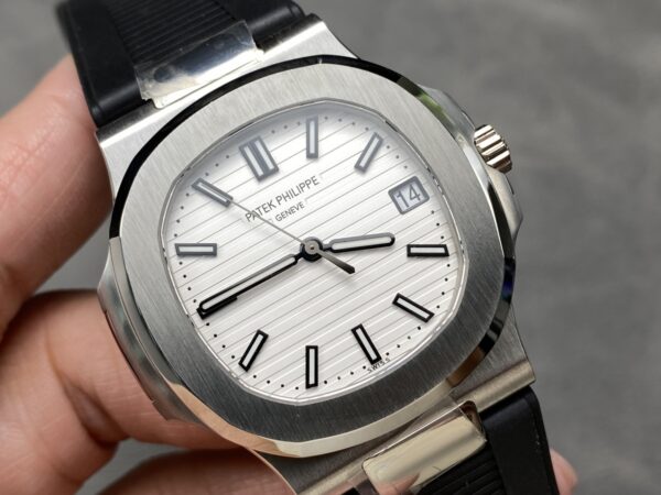 Patek Philippe Nautilus 5711 Silver