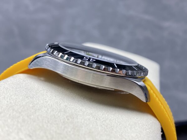Breitling Superocean (SUPEROCEAN)