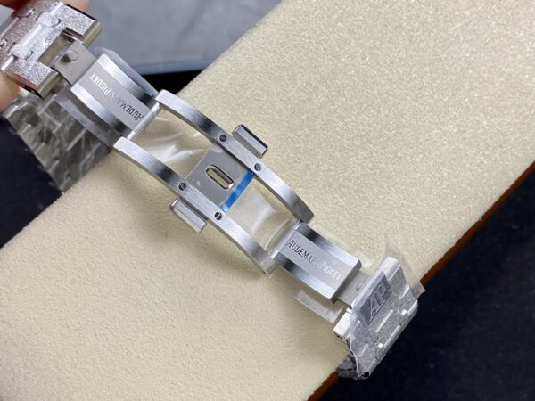 Audemars Piguet Royal Oak 26240 Blue