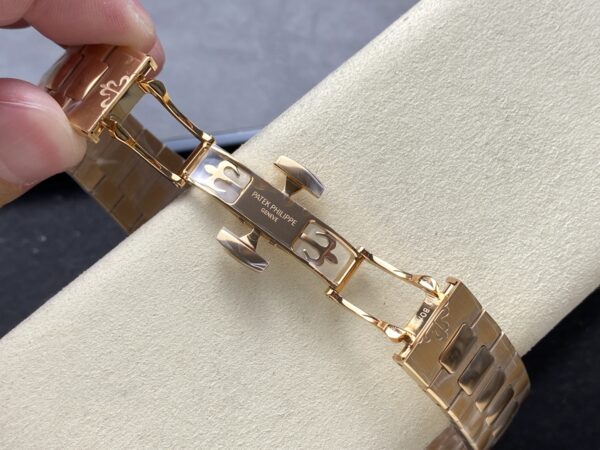 Patek Philippe Nautilus 21600 Blue