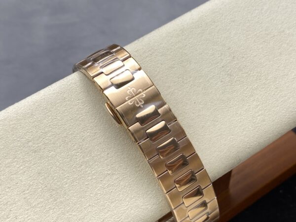 Patek Philippe Nautilus 21600 Blue