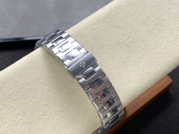 Patek Philippe Nautilus 5740/1G
