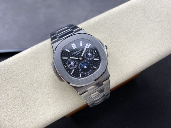 Patek Philippe Nautilus 5740/1G