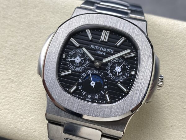 Patek Philippe Nautilus 5740/1G